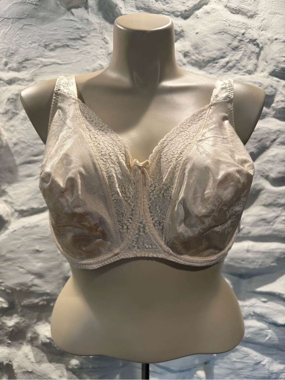 Playtex Secrets Signature Floral Underwire Back Support Unpadded Bra 44DD NWT